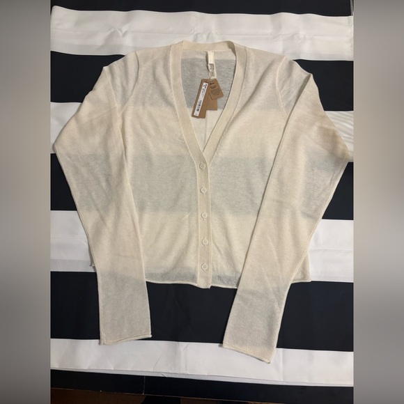 BNWT SKIMS Featherweight Cashmere Cardigan Large - Picture 2 of 5